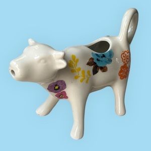 The Pioneer Woman Floral Cow Creamer in Flea Market Pattern